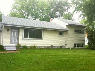 6310 Williams Lake Rd, Waterford, MI 48329
