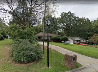 203 Mendenhall Rd, Jamestown, NC 27282