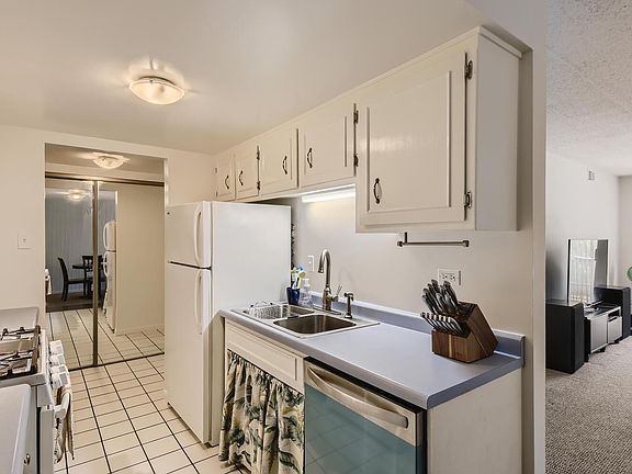 3rd image of 500 Redondo Dr APT 207