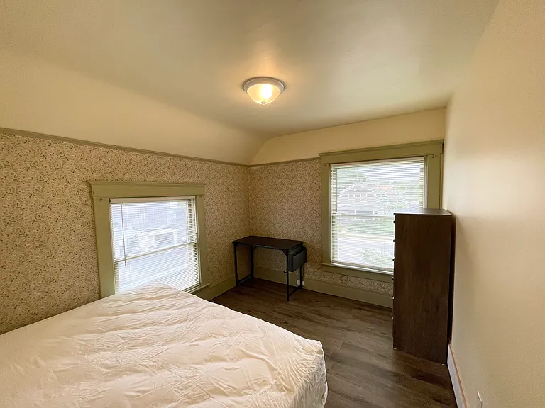 710 S Main St — Photo 16