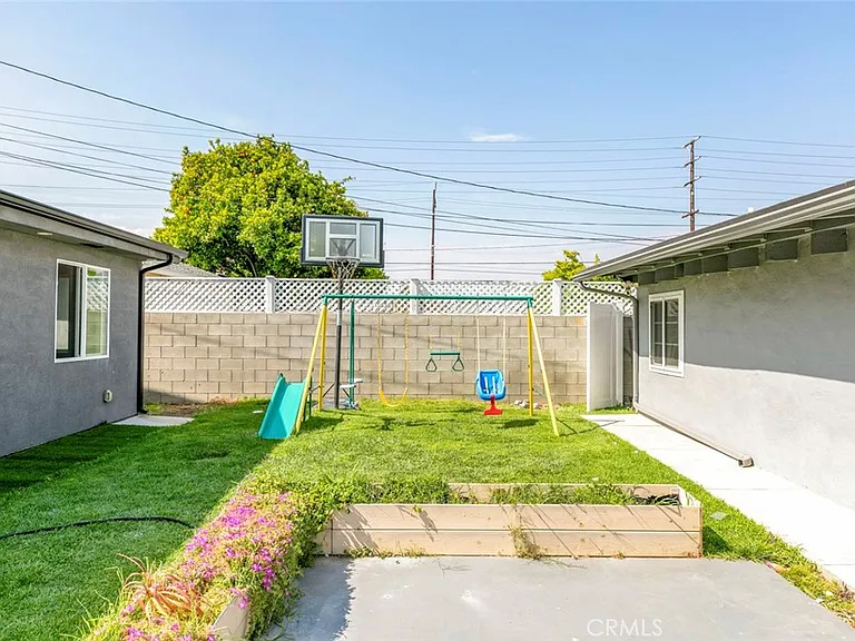 1527 N Screenland Dr — Photo 16