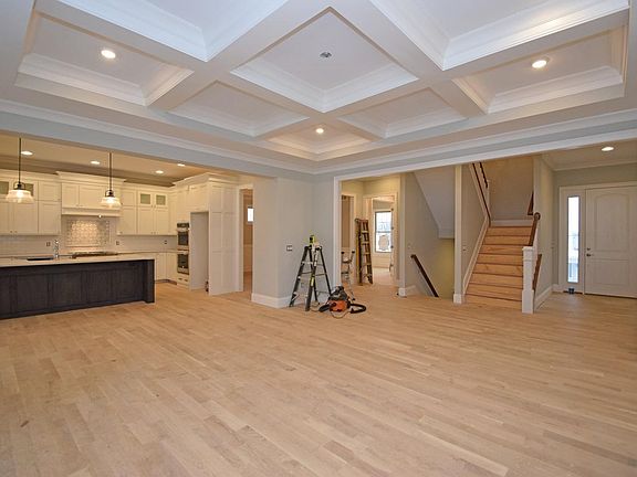 3rd image of 1285 Morten St