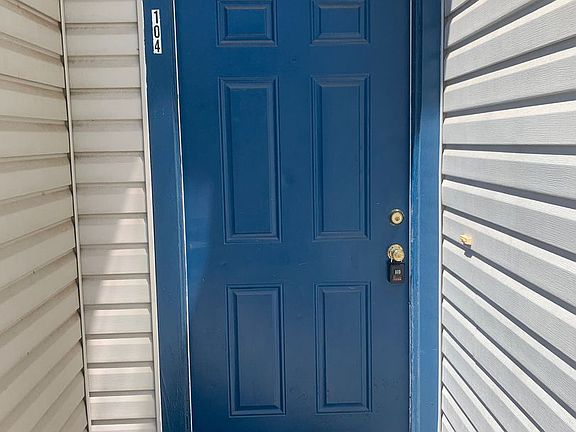 2nd image of 1509 Willow Ave APT 104