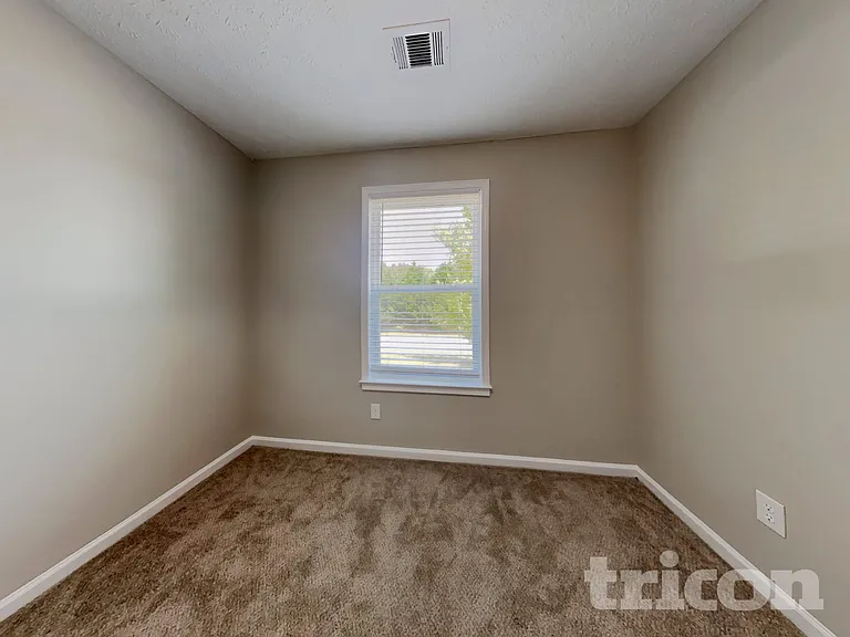 215 Comet Ct — Photo 11