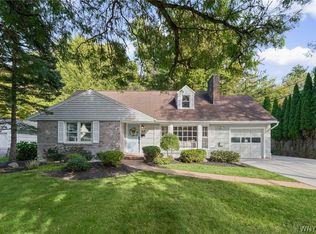 65 Jolls Ln, Orchard Park, NY 14127