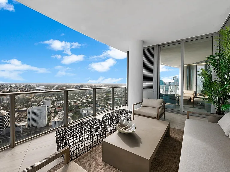 851 NE 1st Ave #Penthouse 4912 — Photo 19