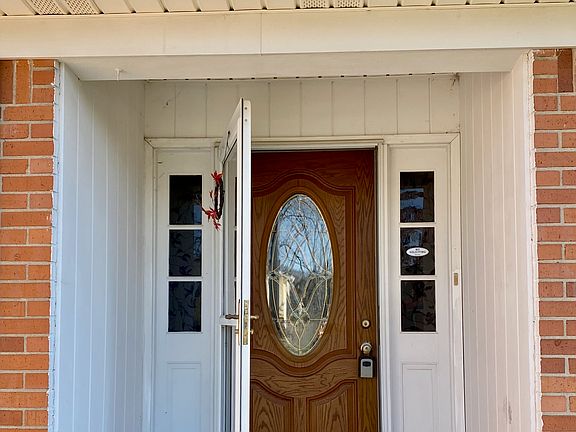 4th image of 429 Thornberry Dr