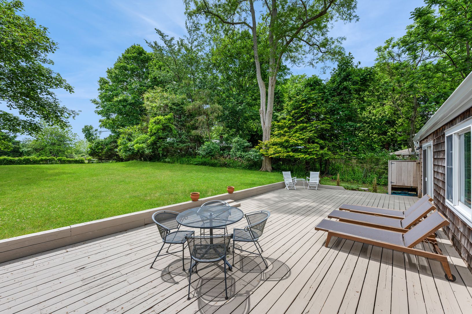  Large deck with field views and outdoor shower