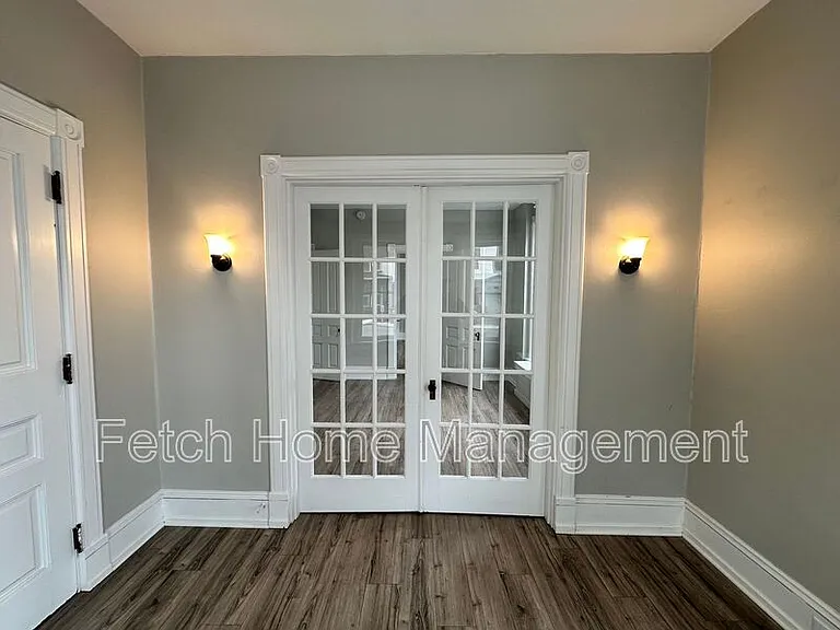 701 Walnut St #1 — Photo 4