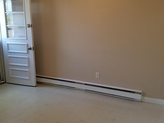 4th image of 1219 Barcelona Dr APT 04