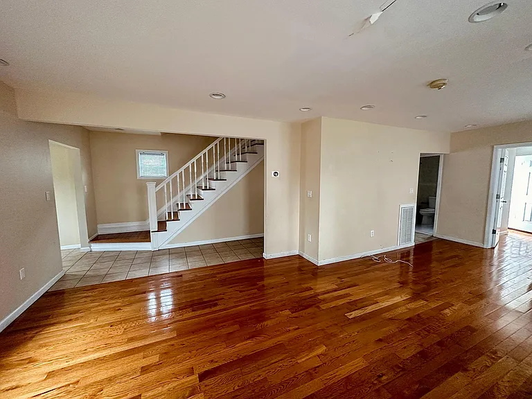 57 Willoughby Ave — Photo 8