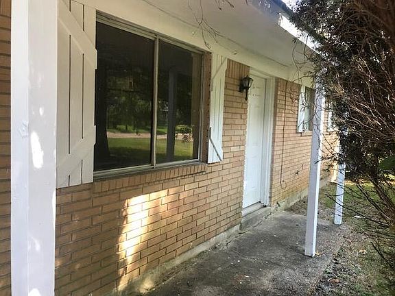 2nd image of 410 Juniper St