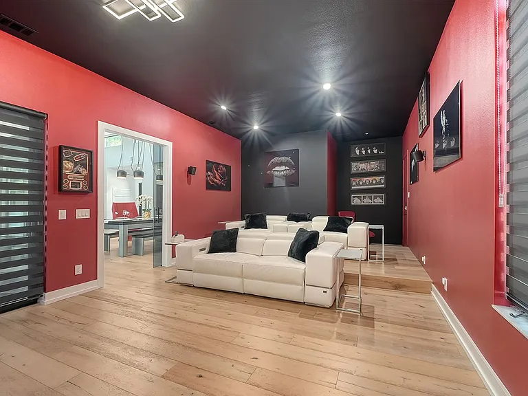1899 Vamo Way — Photo 32