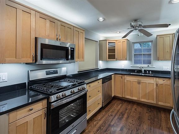 2nd image of 3934 Buena Vista St