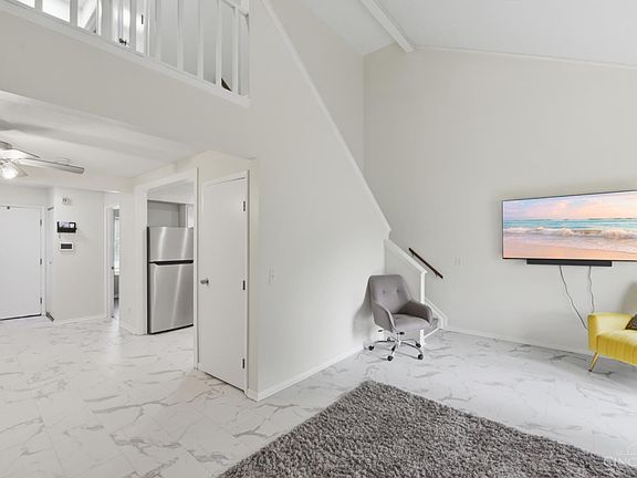 4th image of 4944 Columbia Cir #128