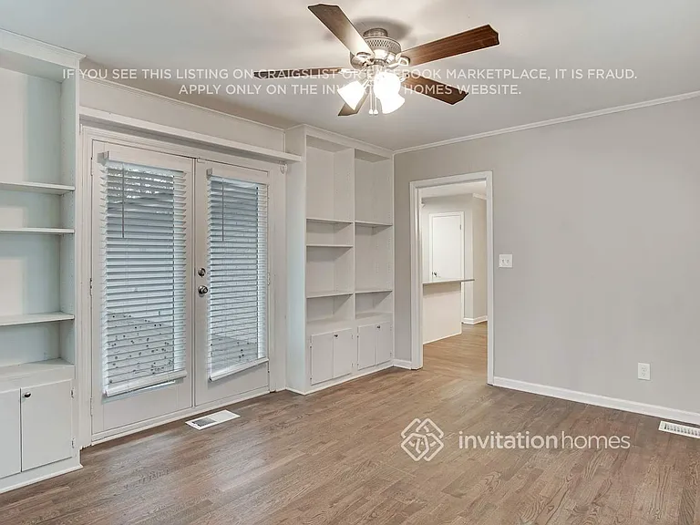 391 Derbyshire Dr — Photo 13