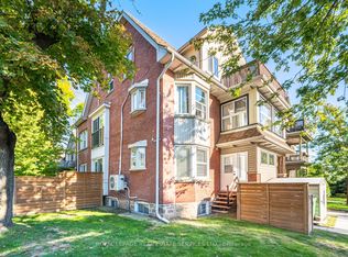 379 Parkside Dr #1, Toronto, ON M6R 2Z6