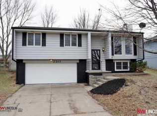 2213 Independence Dr, Lincoln, NE 68521