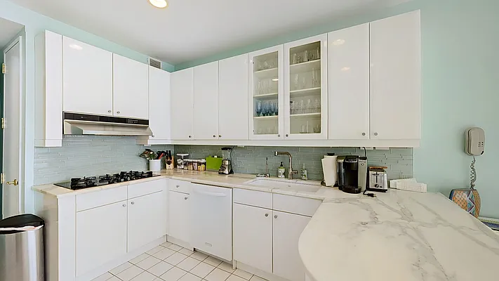 Rented by Compass | media 19