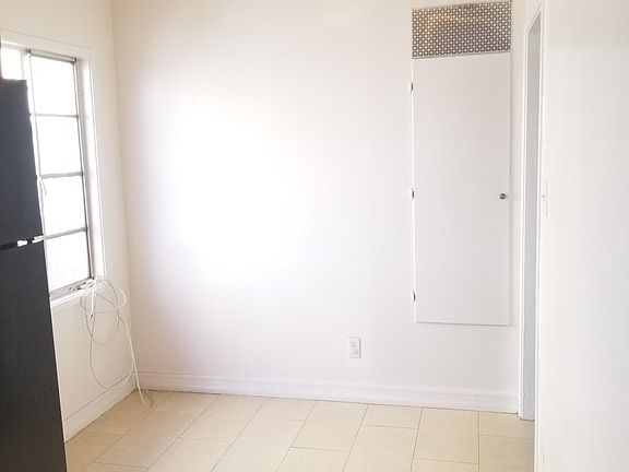 4th image of 742 S Berendo St APT 8