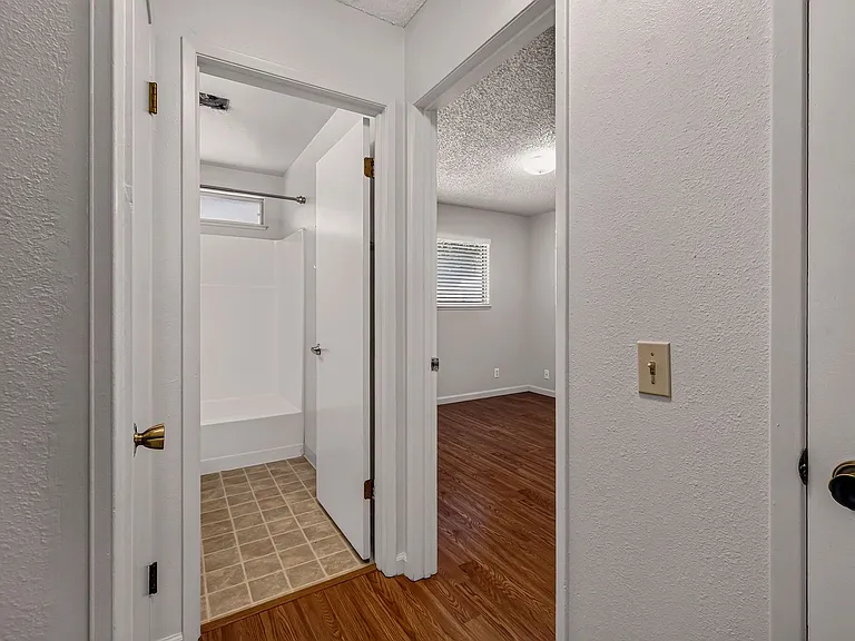 116 W Shasta Ave — Photo 6