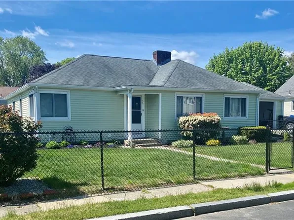 55 City View Ave, East Providence, RI 02914