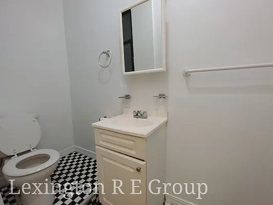 Rented by Lexington Real Estate Group | media 18