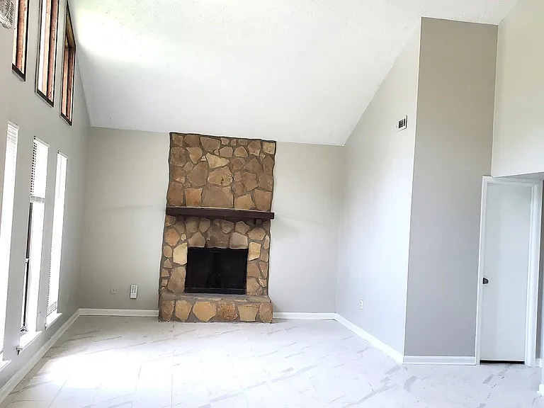 1468 S Diane Ct SE #A — Photo 5