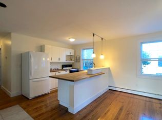 14 Stockholm St, Newport, RI 02840