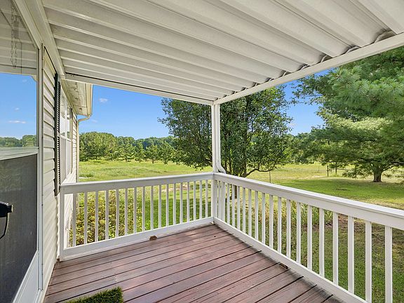 4th image of 1422 Dove Ln