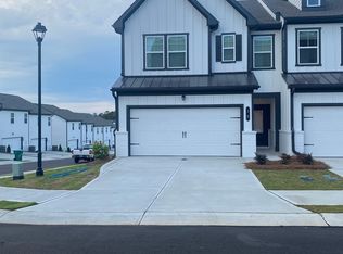 16 Constitution Ave, Pendergrass, GA 30567