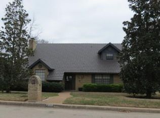7550 Carriage Ln, Fort Worth, TX 76112