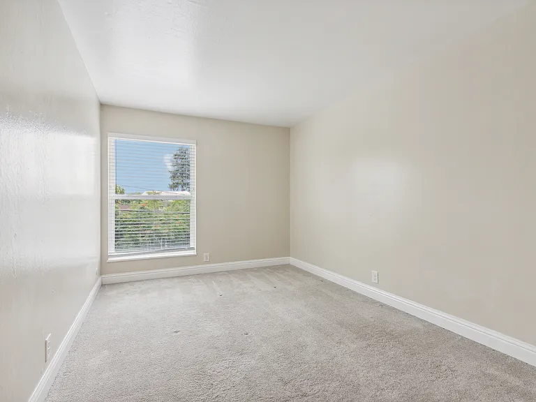 2431 Ellsworth St — Photo 15