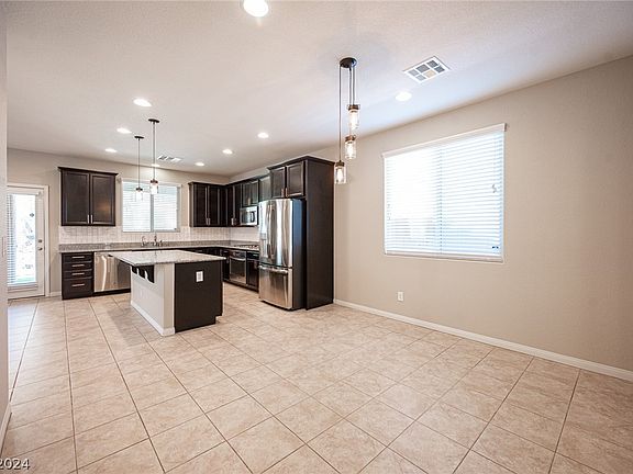 3rd image of 6511 Fog Creek St