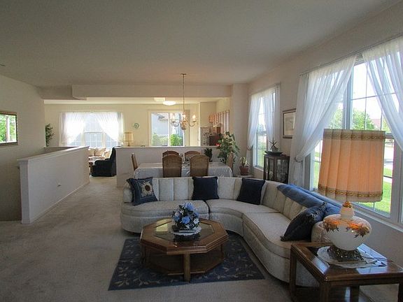 2nd image of 13616 Wilshire Ct