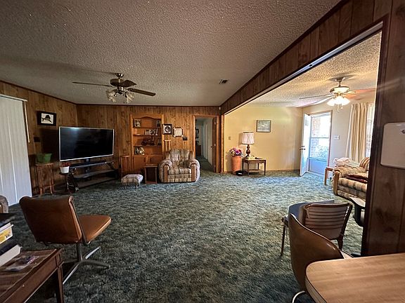 5th image of 37 Shady Brook Cir