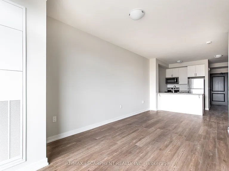 870 Queenston Rd #511 — Photo 16