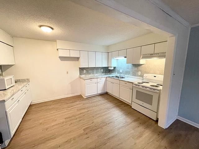 1st image of 3656 Haughton Ln #1
