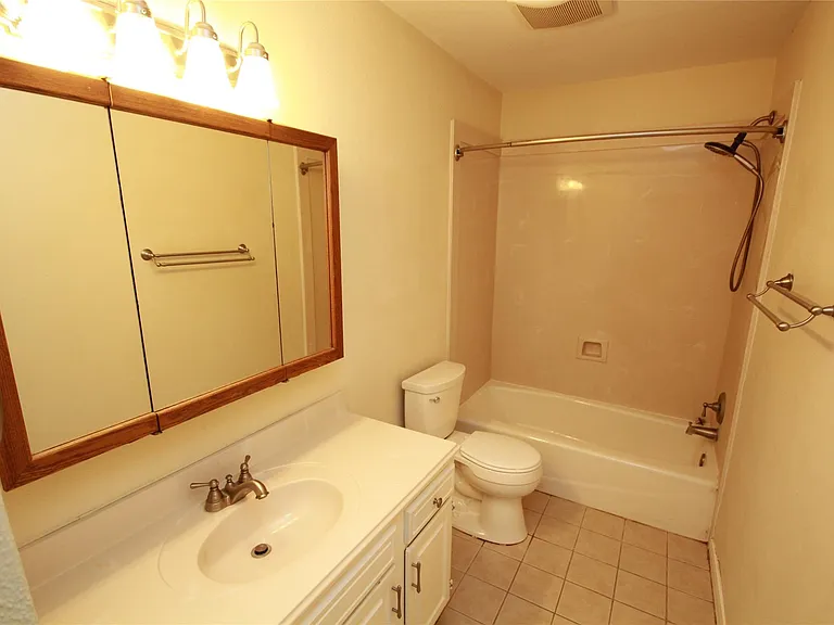 5302 Town Park Blvd — Photo 15