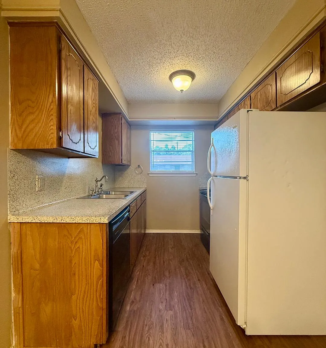 2 bed, 840 sqft, $925 — Photo 4
