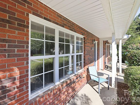 3rd image of 12368 Hennigan Place Ln