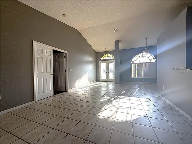 8839 Greenleaf Ct — Photo 6