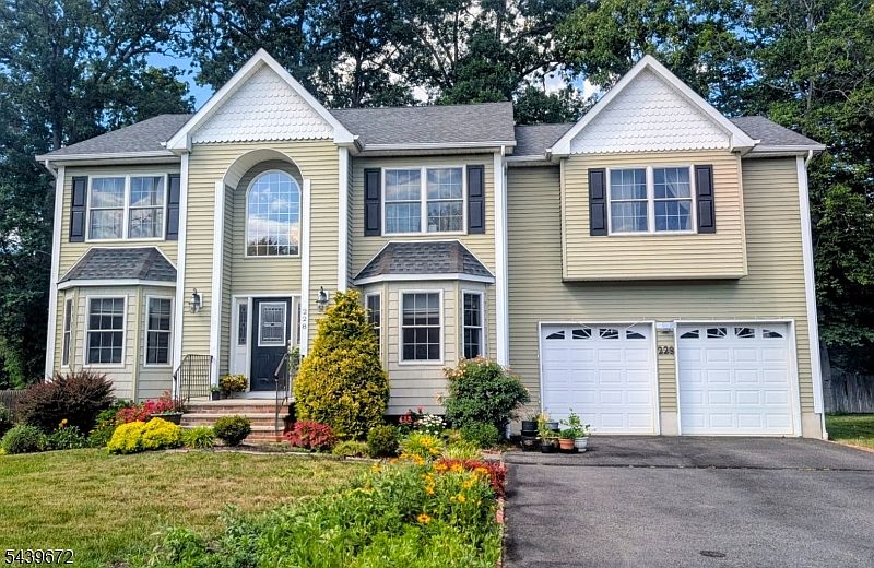 1st image of 228 Atlantic Dr