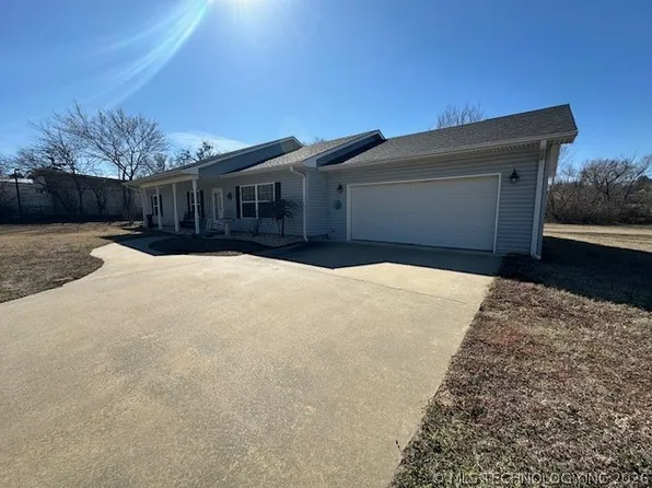 625 Eastern Hills Rd, Holdenville, OK 74848