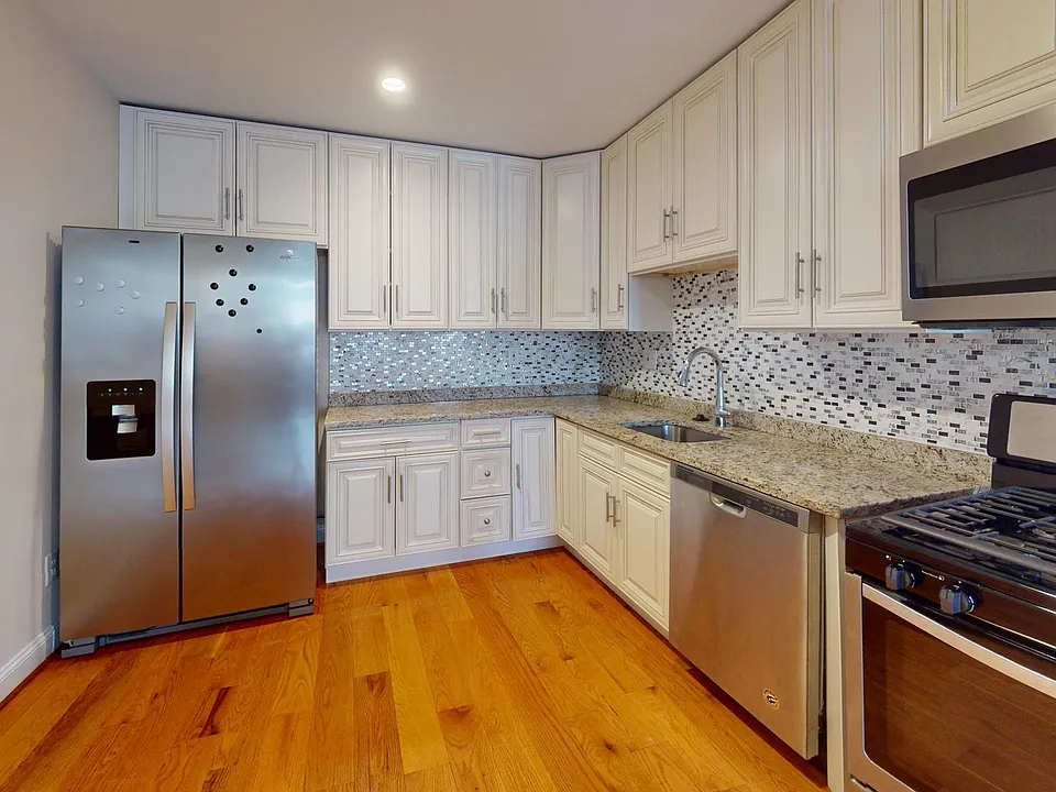 652 Newton Pl NW #2