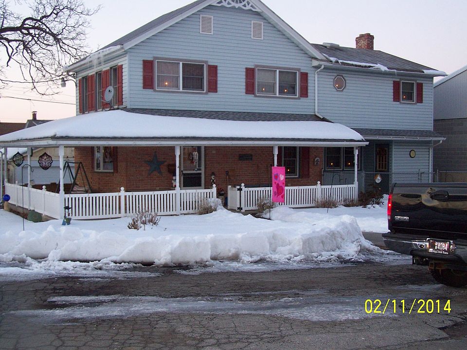 1st image of 105 S Walnut St