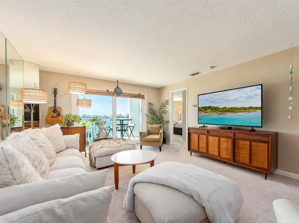 610 Island Way APT 407, Clearwater, FL 33767