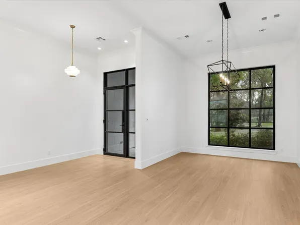 5 Buttonbush Ct, Spring, TX 77380