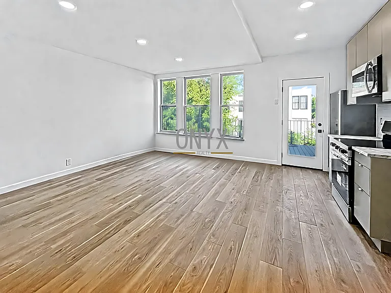 2015 Menahan St #2 — Photo 8