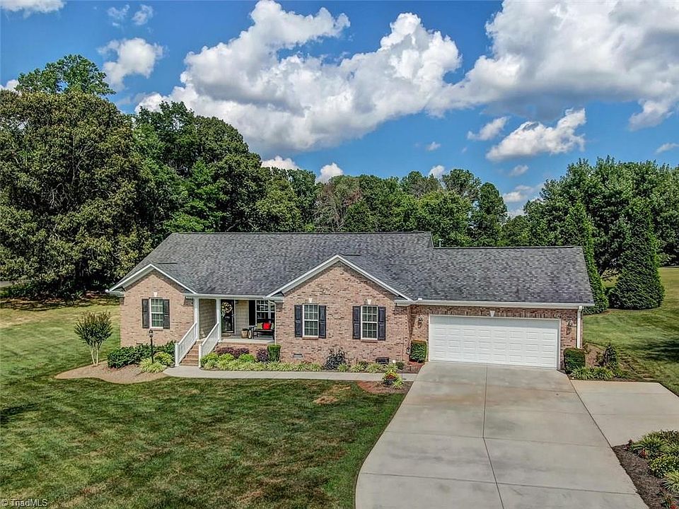 1st image of 191 E Plantation Cir
